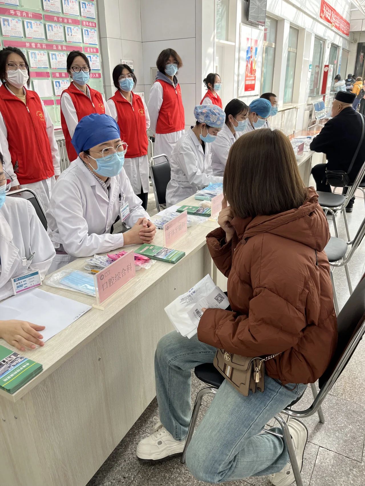 口腔医学院营养健康咨询服务 守护口腔健康的科学饮食之道